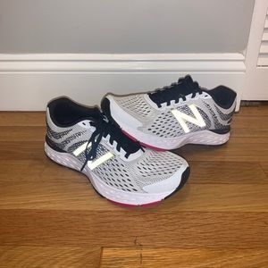 Women’s New Balance 680v6 Running Shoes